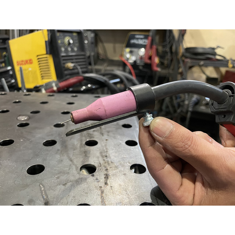 P-823 | SUZUKID半自動溶接機用スポットガイド | ¥1,200 | 工具の通販